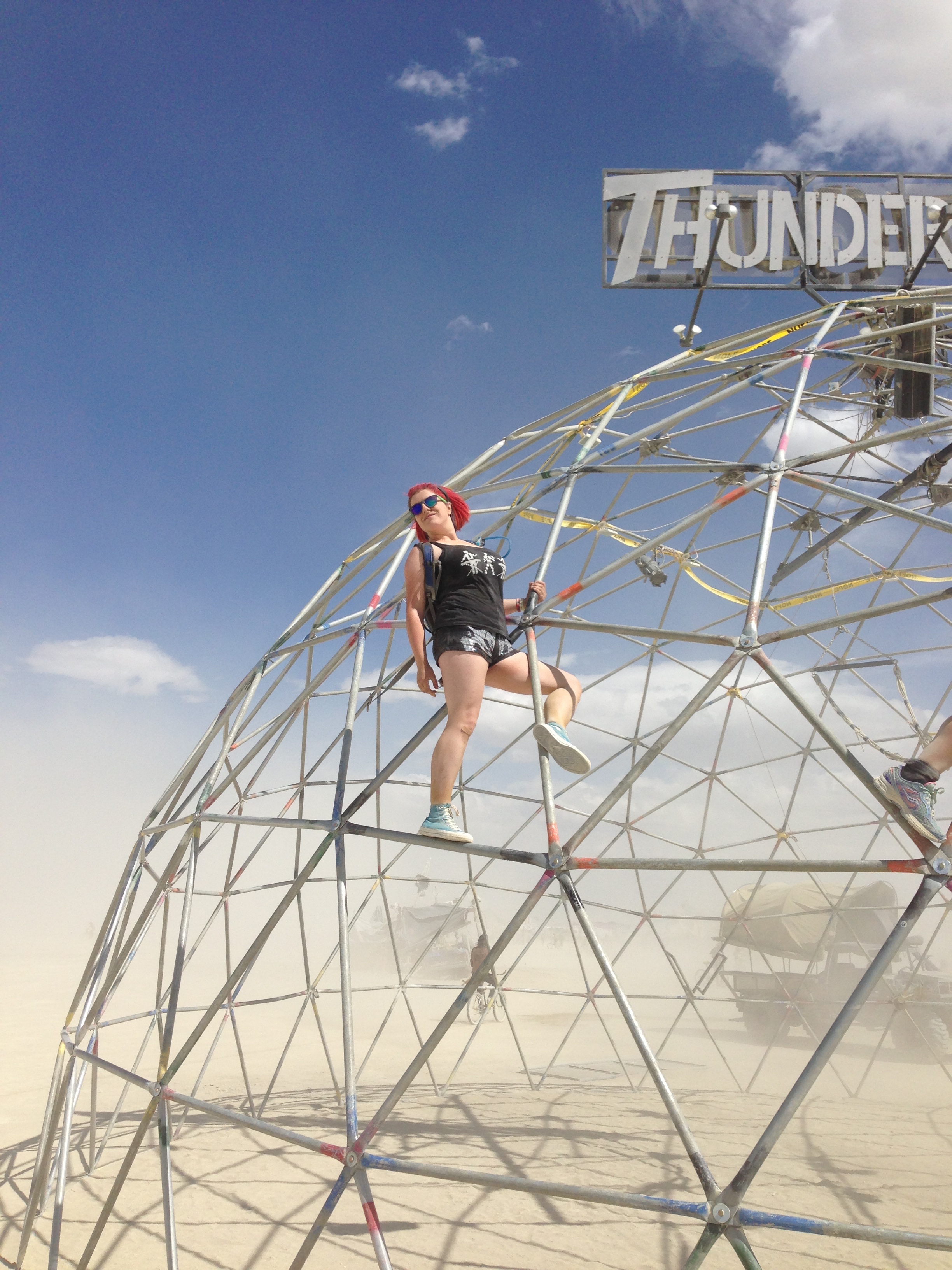 Having conquered the Thunderdome, S strikes a triumphant pose.